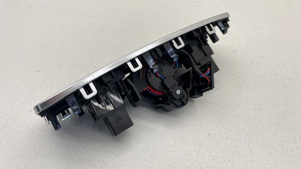 Interruptor de consola trasera Audi 2012-2018 moldura interruptores de asiento térmico OEM #4G0863351A Foto 3 de 4