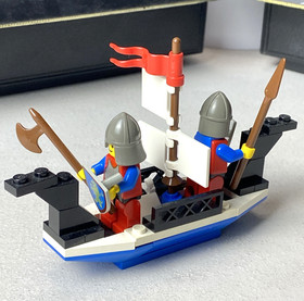 Lego Castle 6017 King's Oarsmen  Complete w/ 1 Broken Sail
