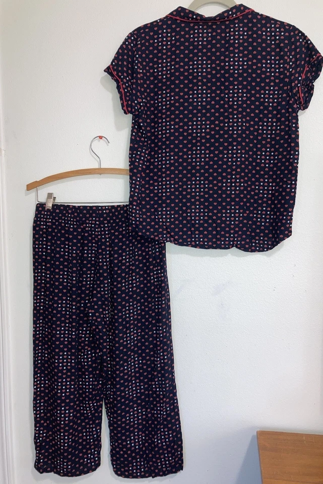 Conjunto de pijama y pantalón Tommy Hilfiger manga corta rojo blanco azul patrón de corazón pequeño Foto 4 de 4