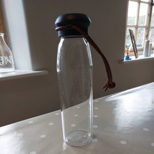 500 ml Glass Water Bottle with Screw Top Lid  - BRAND NEW
