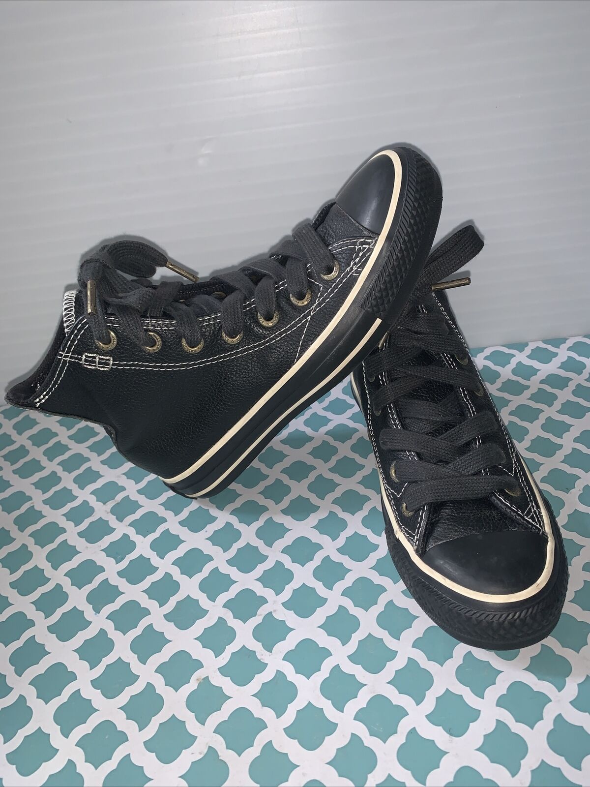 CONVERSE All-Star EUROPEAN Leather Black Low 1J858 Women's US 6 Men's US 4  EUC *