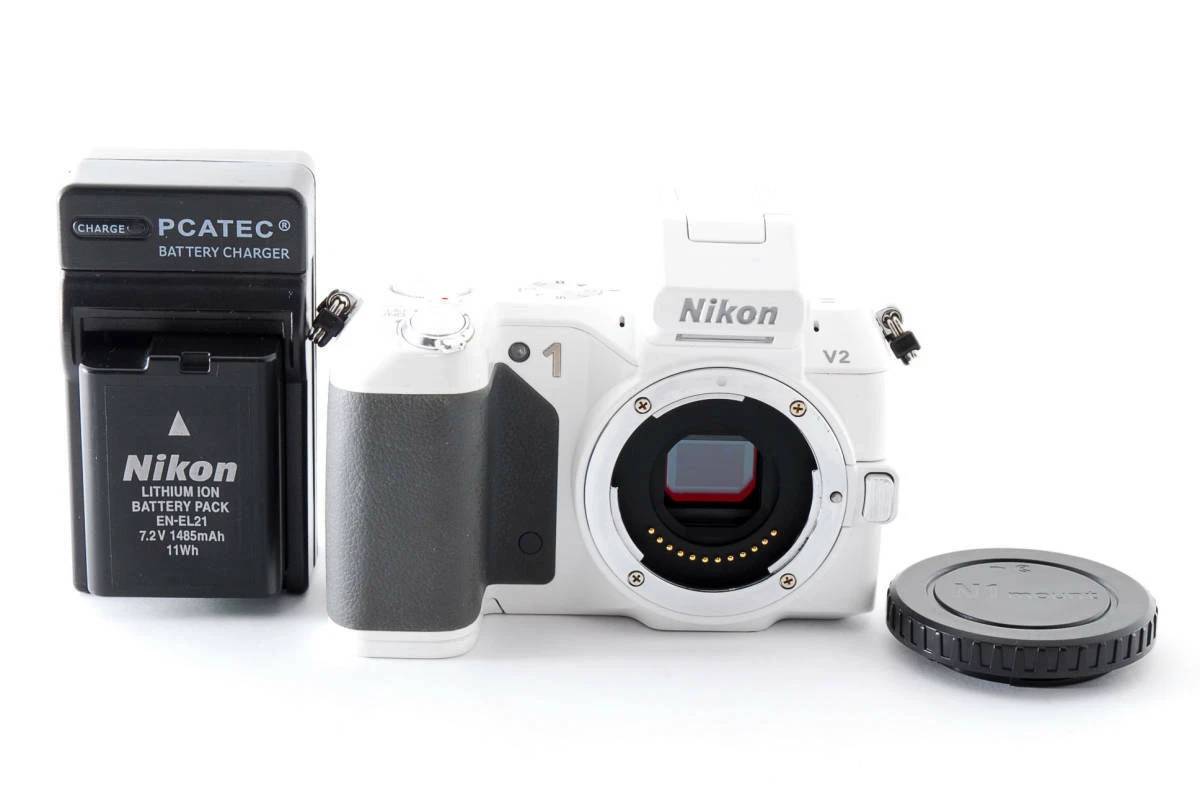 Nikon 1 V2 14.2 MP HD Body White Digital Camera Excellent
