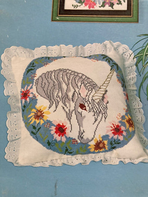 10 Einhorn Designs in etwas besonderer Sammlung Kreuzstichkarten - 17 Seiten
