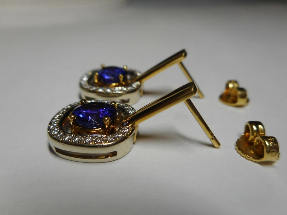 Pendientes colgantes Jean-Francois Albert de diamantes brillantes redondos de 18 quilates de tanzanita Foto 3 de 4