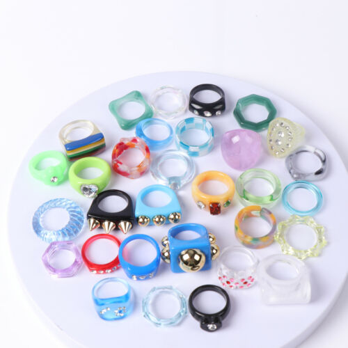 Pack of 30pcs Resin Acrylic Fashion Jewelry Mix RIngs For Women Girl Size 7 to 9 - Afbeelding 1 van 8