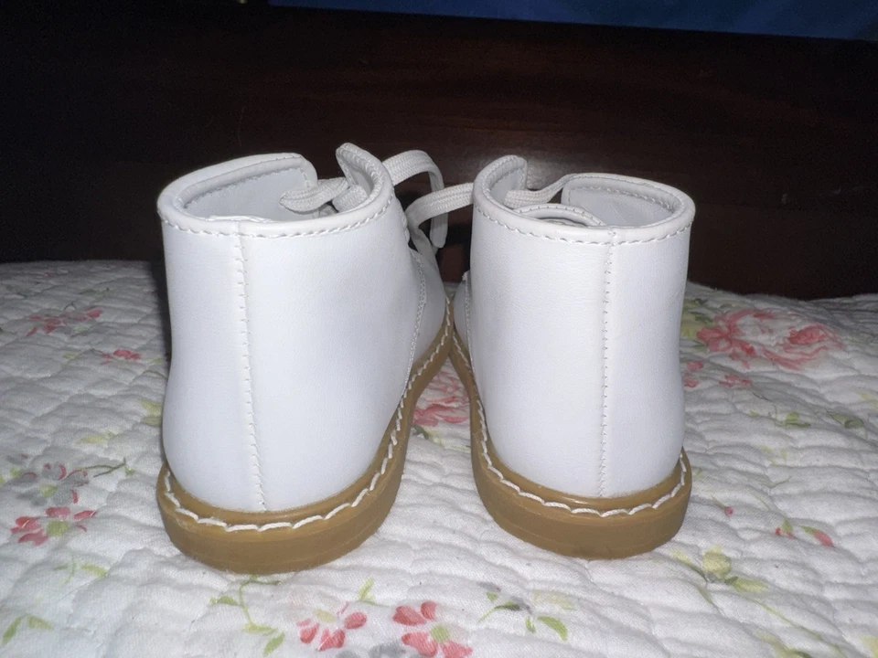 Baby Deer 尺码 5 学步儿童白色高帮系带皮鞋,男孩和女孩全新无标签 — 第 3/4 张图片