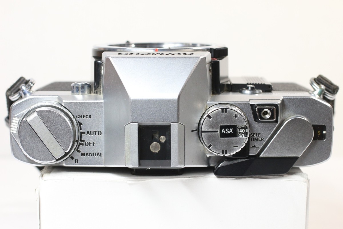 Olympus OM30 35mm SLR Film Camera + OM System ZUIKO Auto-Zoom 75