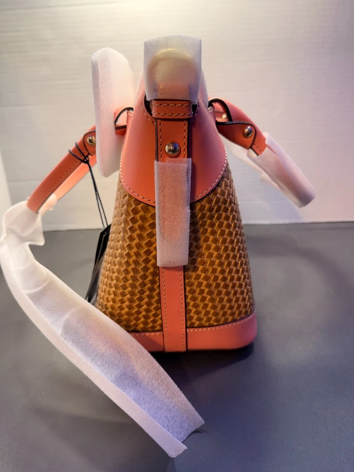 NUEVO Bolso de mujer Dooney and Bourke Beacon tejido abovedado coral Foto 4 de 4
