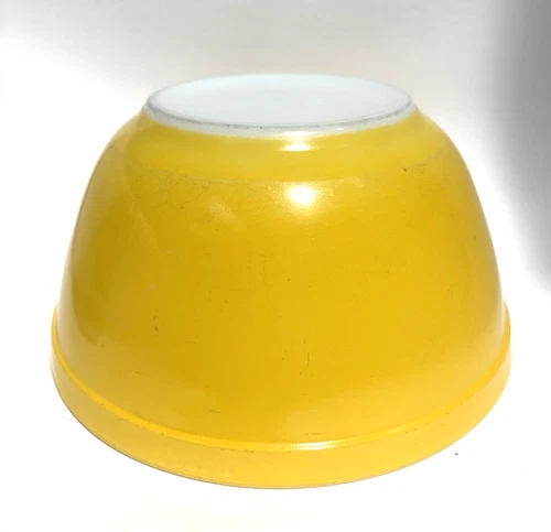 Rare Vintage Pyrex Glass Bright Yellow 1.5 Quart Mixing Bowl #402.