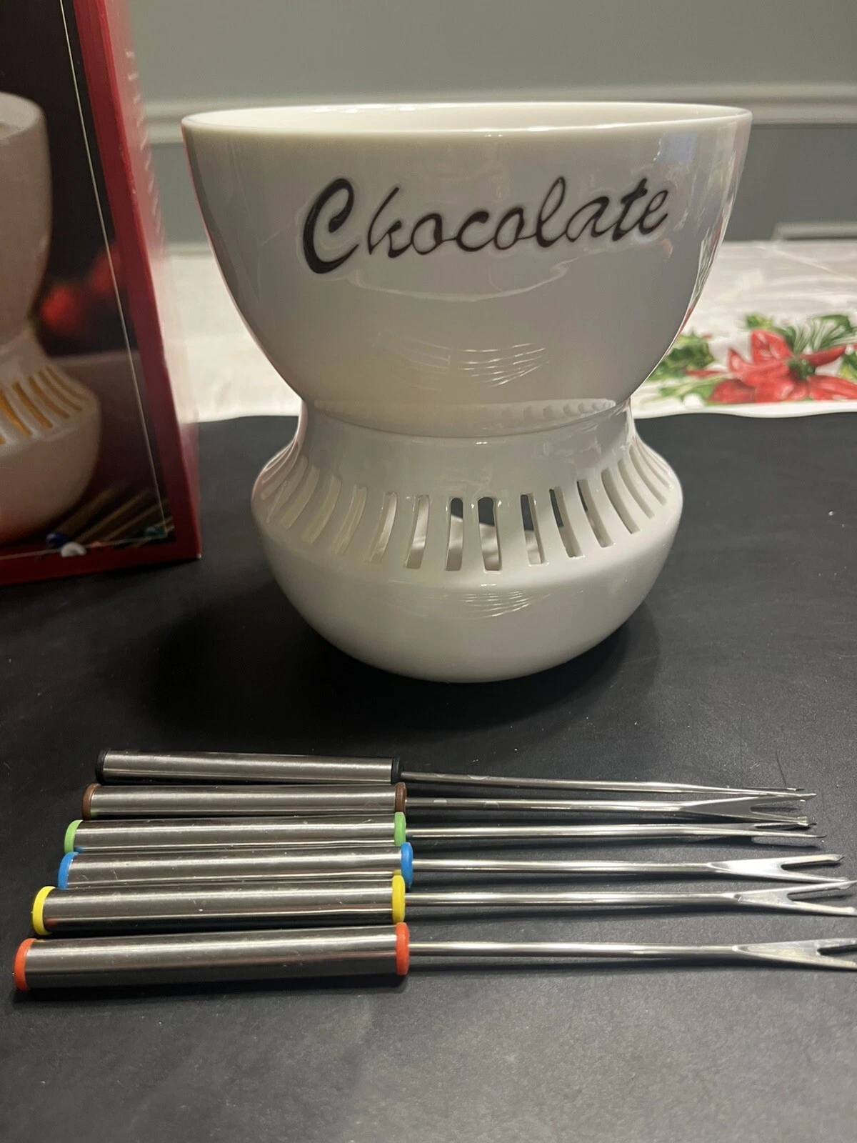 Williams Sonoma Porcelain Fondue Pot with 6 Dipping Forks - New in Box
Opens in a new window or tab