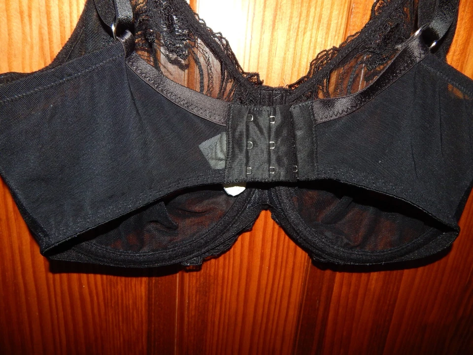 SUJETADOR ALEGRO NEGRO ENCAJE VER A TRAVÉS, CON AROS, SIN FORRO, TALLA DE EXTREMO A EXTREMO 26 PULGADAS. TAZA D Foto 3 de 3