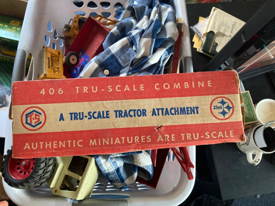 VTG Carter Tru Scale Combine 1:16 Metal Farm Toy in original box C-406 Red - Image 3 of 4