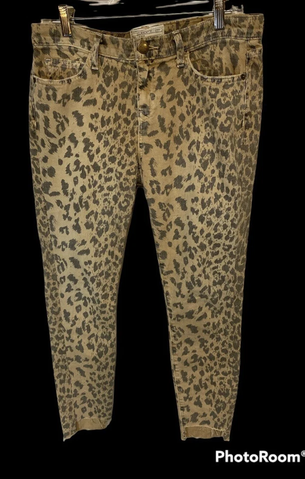 女士的青少年尺寸 28 可爱豹纹牛仔裤骆驼阶切磨边下摆二手状况完好 🖤
