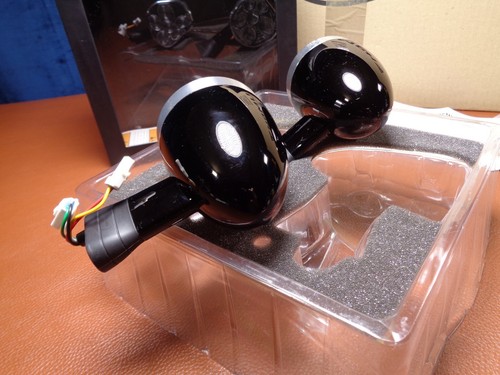 GENUINE TRIUMPH, BONNEVILLE BOBBER, 2017-2022, LED, STOP /RUN -REAR INDICATORS - Picture 13 of 20