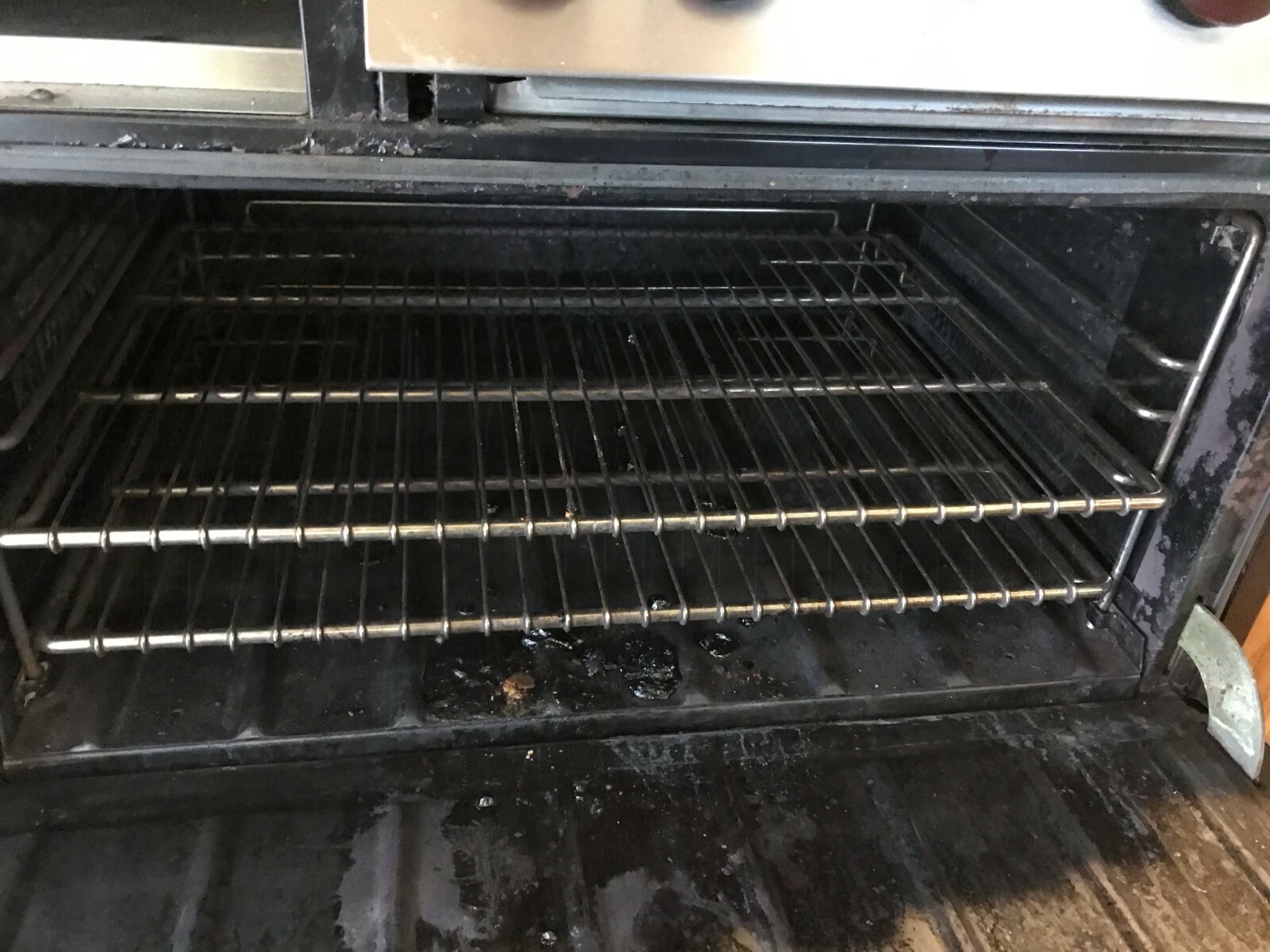 Vintage Wolf Range, 36", propane, 4 burners with an additional griddle