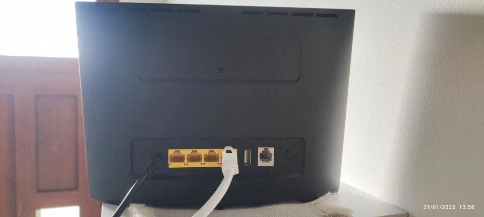 Modem/router Huawei 4G+ B525S-23A   - Nero - Immagine 3 di 4