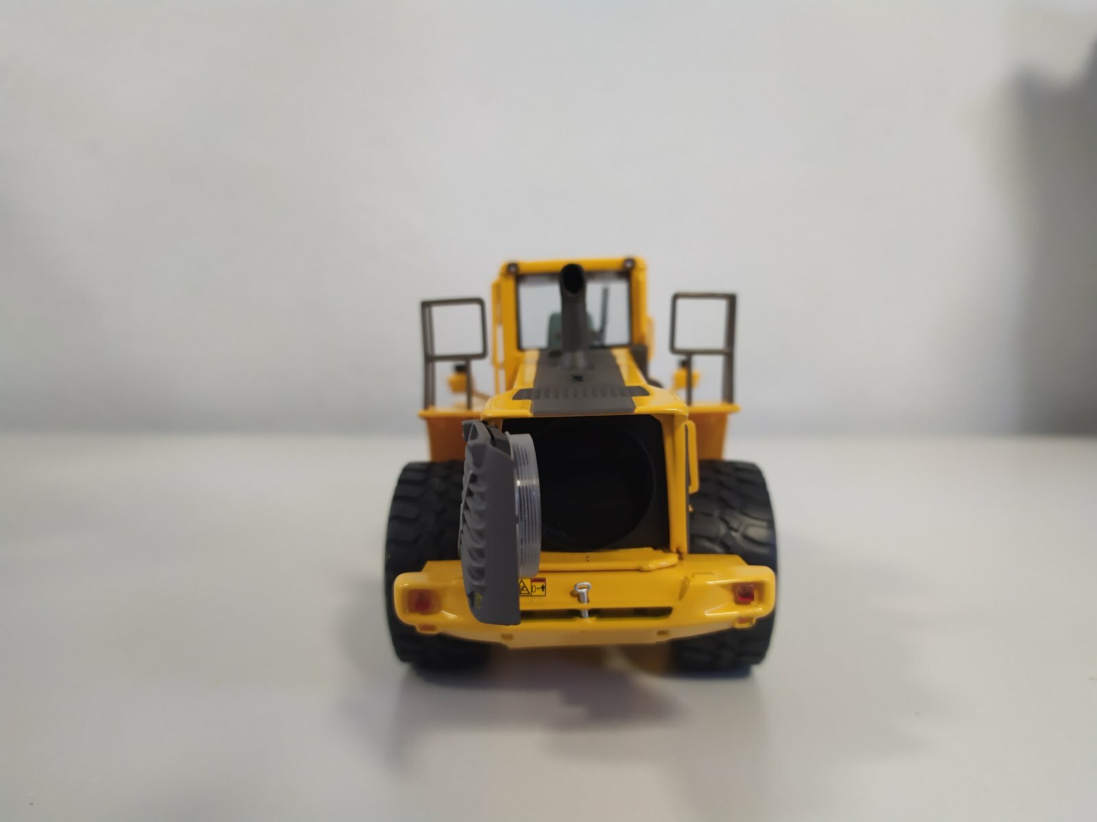 1:50 MOTORART 海上コンテナリフター 1:50 MOTORART 海上コンテナリフター