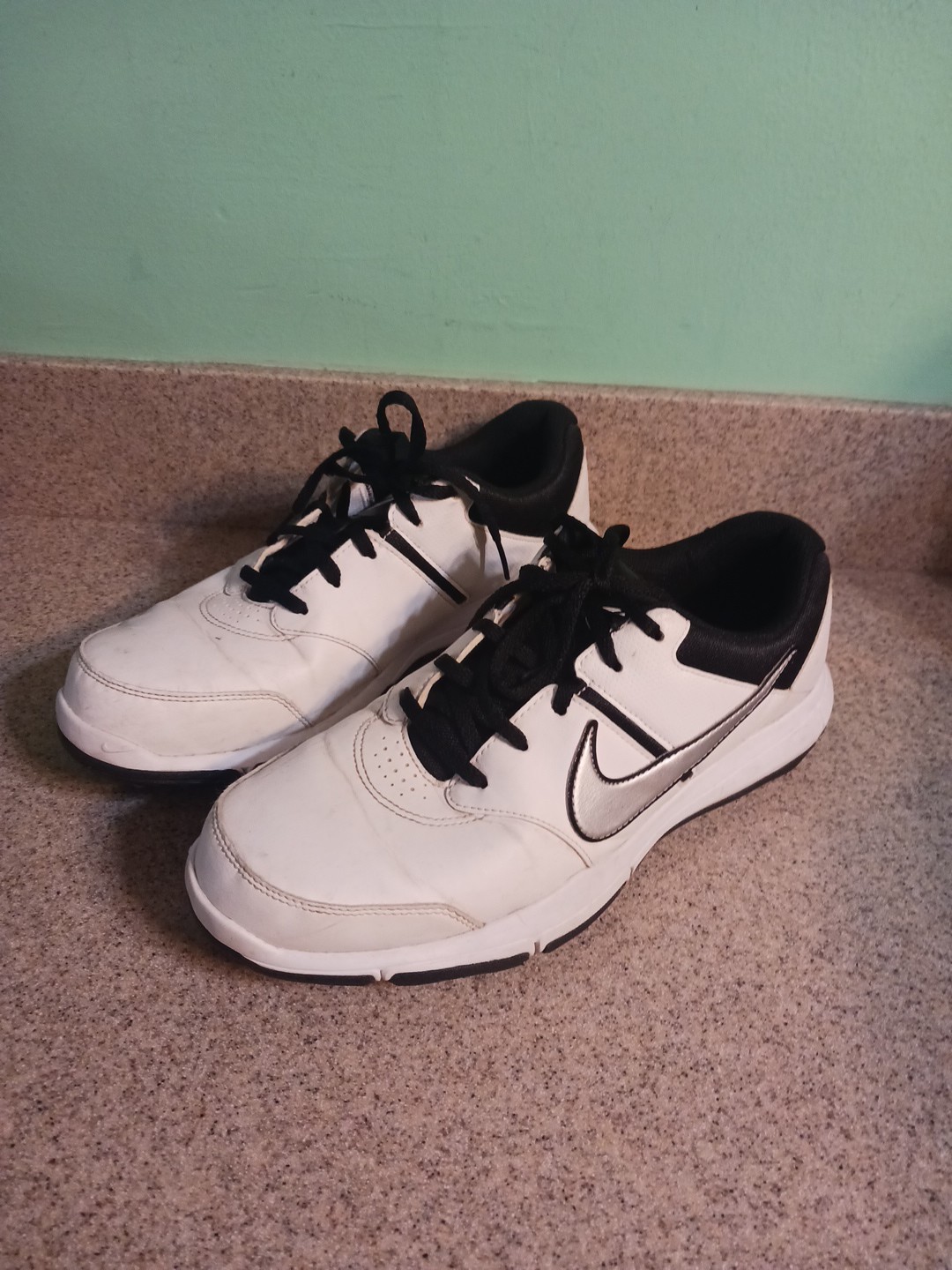 Mens Size 7.5 White Black Silver 844550-100