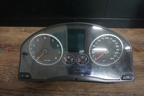 Kombiinstrument 5N0920870C Tacho 137Tk VW Tiguan 5N 2.0 TSI