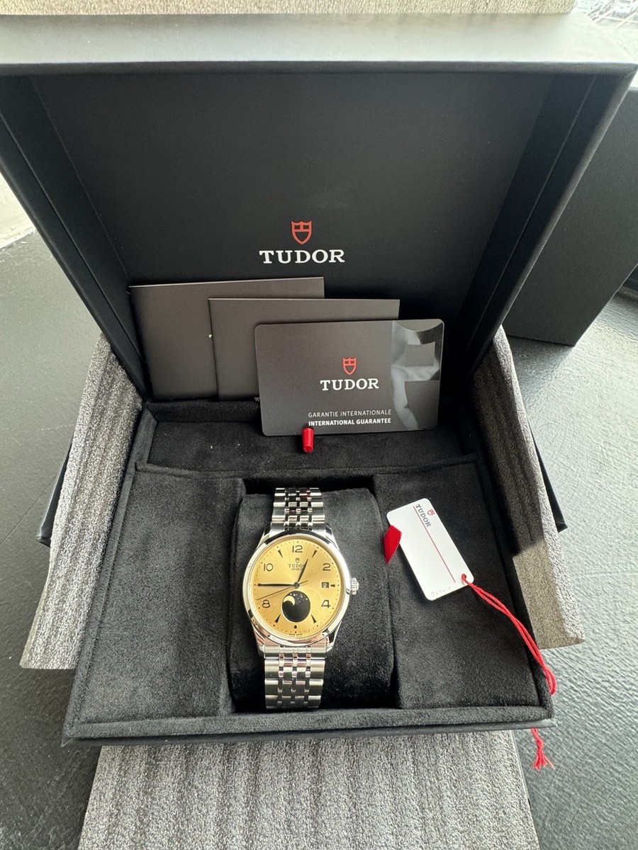 2026 Tudor 1926 Luna 39mm Watch Champagne Steel M91560-0001 Men