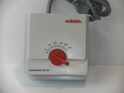 Märklin 6647 Trafo 32 VA  guter Zustand ohne OVP