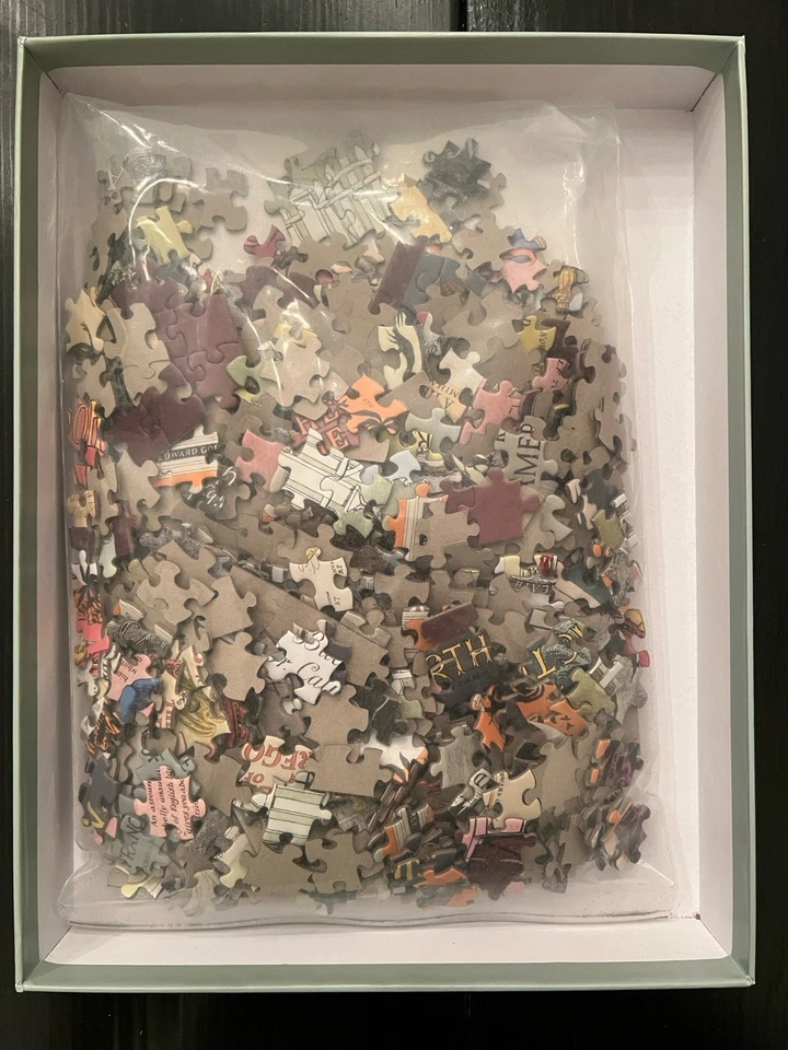 Rompecabezas de 1000 piezas cubiertas de libros Edward Gorey - granada Foto 2 de 4