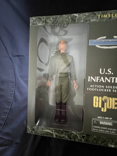 1998 GI Joe Timeless Collection US Infantry 12" Action Soldier Footlocker Series