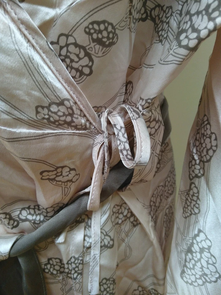 Zedzz Ladies Dressing Gown 100% Silk Kimono Robe Champagne Mink Floral Size M/L - Image 4 of 4