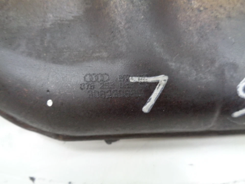 Colector de escape izquierdo para conductor Audi A6 Quattro 2001-2005 6 cilindros OEM AK2108187 Foto 3 de 4