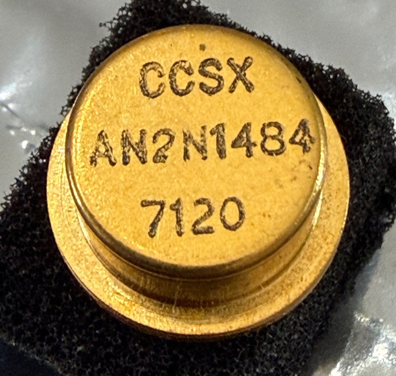 2N1484 STC GOLD LEADS Transistor NEW