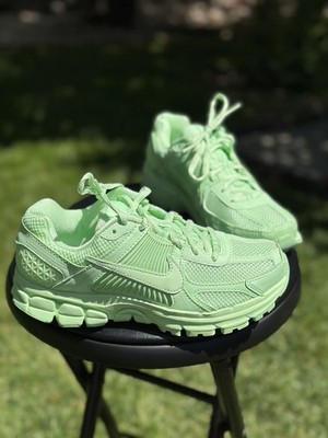 NEW!! Nike Zoom Vomero 5 Vapor Green/Vapor Green Men s SKU# HF5493-301 SIZE 14