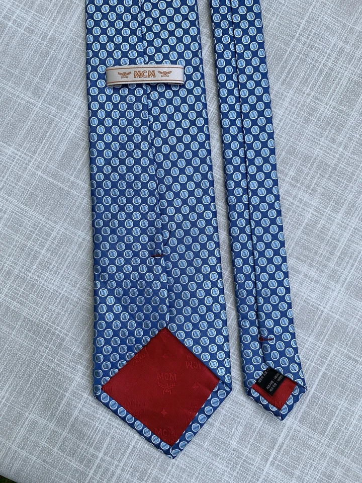 Corbata de seda MCM azul monograma rara de colección AUTÉNTICA Foto 3 de 4