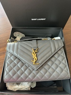 Saint Laurent Envelope Medium in quilted Grain De Poudre Embossed Leather Bag
