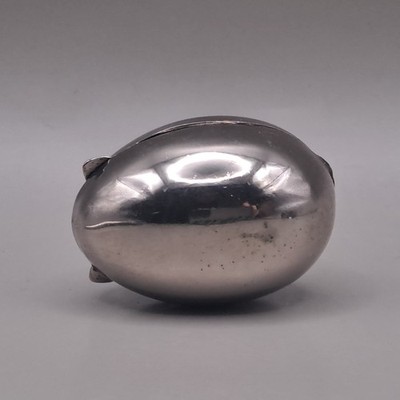 Antike/Vintage aufklappbare Metall Eierform Box