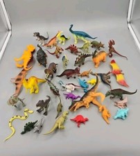LOT OF 39 Dinosaurs Figures. Small, Medium And Large-Plastic Figures