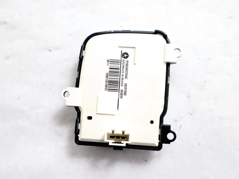 56046255AD COMANDI TELEFONO AL VOLANTE FIAT FREEMONT 2.0 D 125KW 6M 5P (2012) RI - Immagine 3 di 4