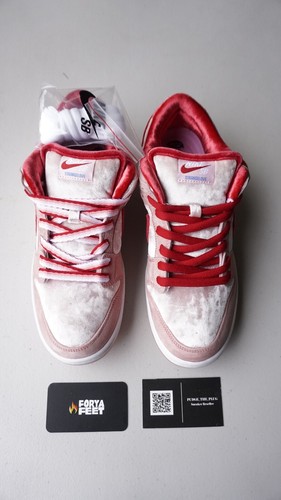 Size 10.5 - Nike StrangeLove x Dunk SB Low Valentine's Day - Picture 3 of 5