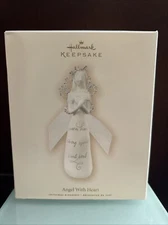 Hallmark Keepsake Ornament  2007  Angel  With  Heart   ** FREE SHIPPING  **