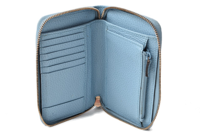 折りたたみ財布 GUCCI LIGHT BLUE LEATHER WALLET GG Marmont small wallet in light blue leather | GUCCI® US