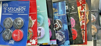 4 Stück Lizenzierte Button Abzeichen