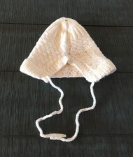 VINTAGE CROCHET BABY BONNET / CAP / WHITE