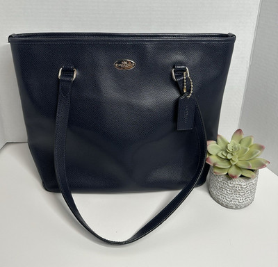 Coach Navy Large Tote Zip Closure Pebbled Pockets Gold Hardware Charm