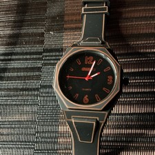 Quartz Analog Wristwatch Black Dial Arabic Numerals Black Plastic Band