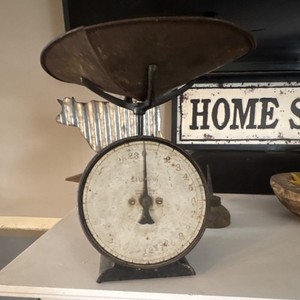 Hanson Bros Antique Metal Kitchen Scale Black & White with Bowl & Base