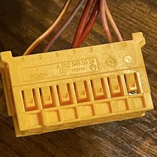 Mercedes Wiring Loom Harness Plug Connector A0525455326 13-Pin Yellow