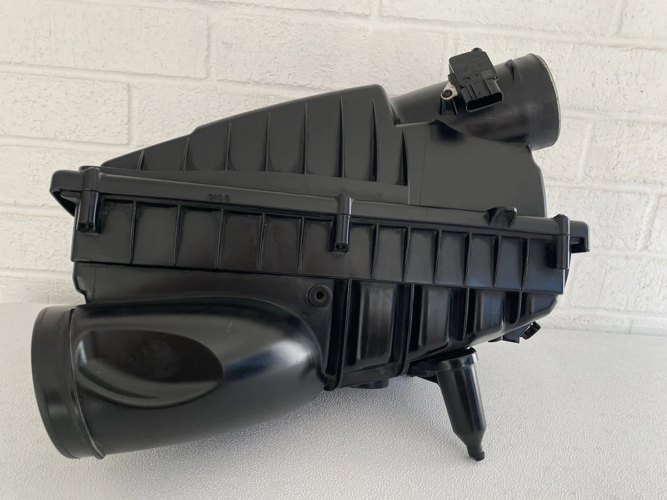 Коробка очистителя правого воздухозаборника фильтра 10-13 Land Rover L319 L320 LR4 5,0 л изготовитель оборудования - Изображение 4 из 4