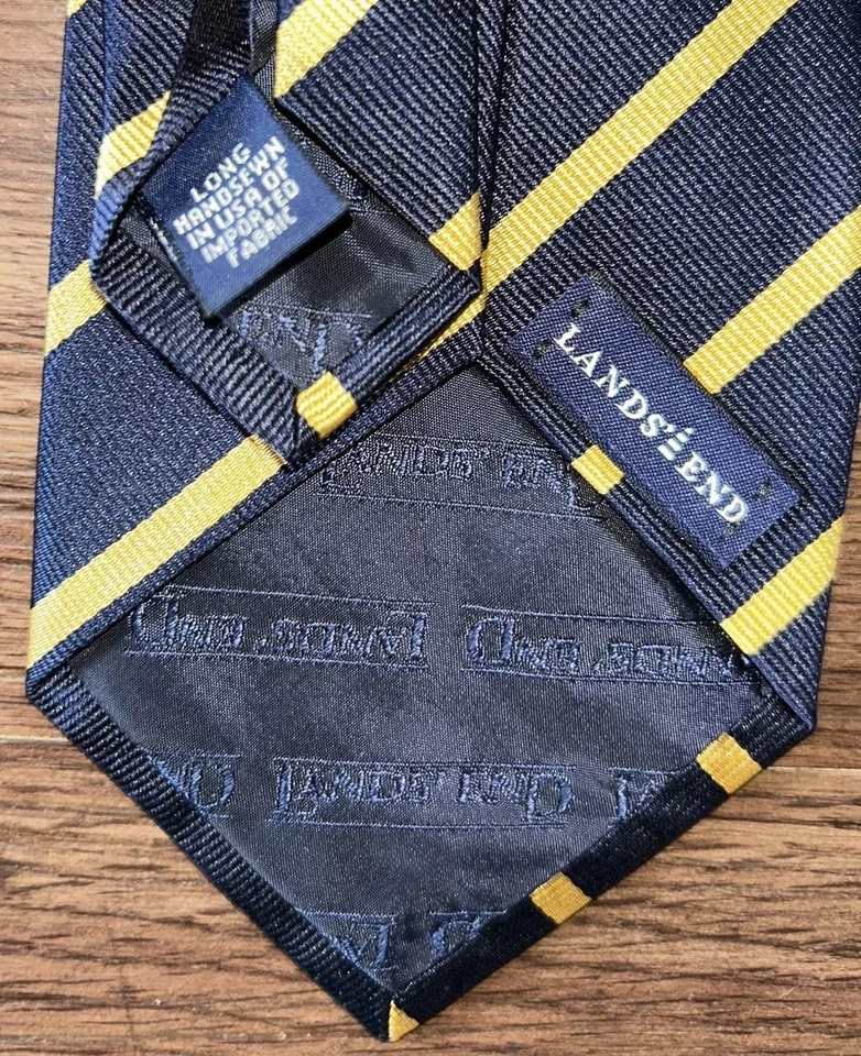 Corbata clásica Lands' End para hombre larga a rayas amarillas azul marino 100 % seda hecha a mano Foto 3 de 4