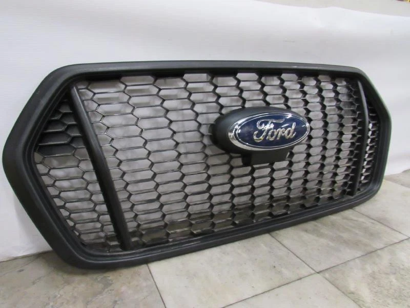 Rejilla Ford Transit 250 20 21 22 Foto 3 de 4