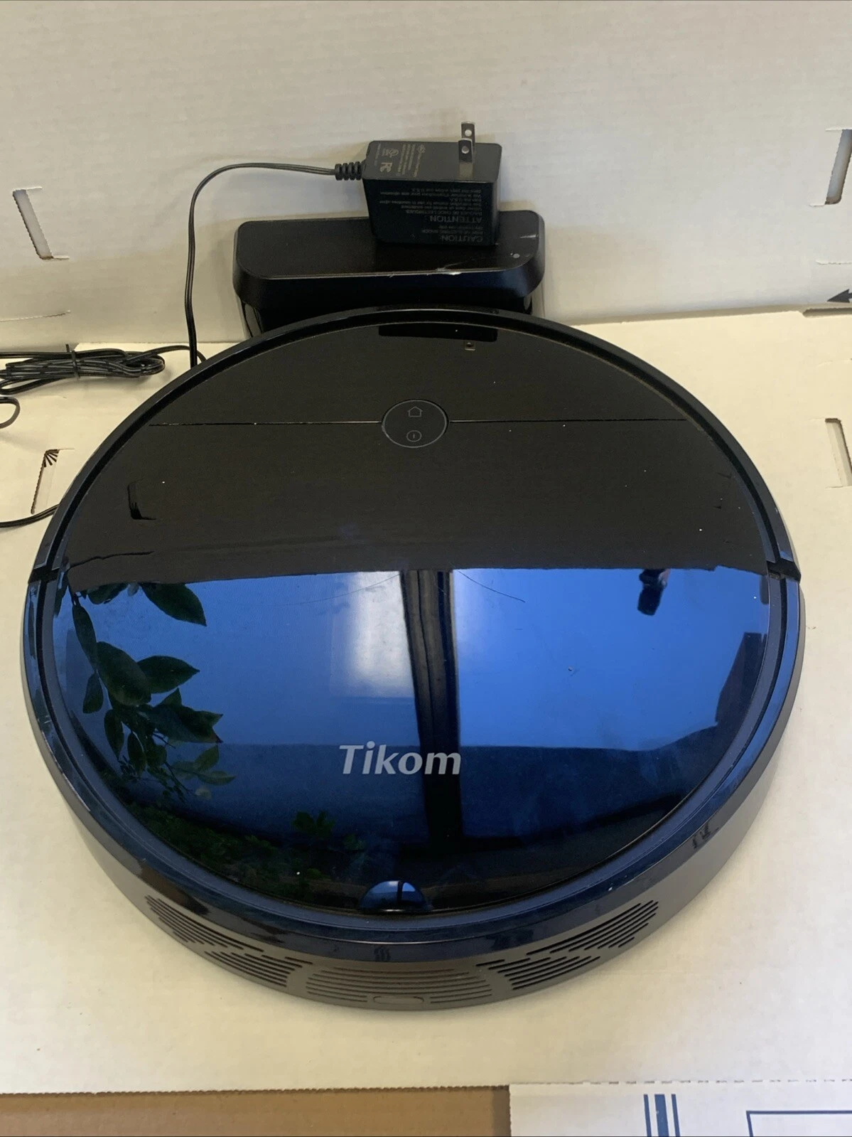 Tikom G7000 Robotic Vacuum Cleaner - Black - Includes Charging Station