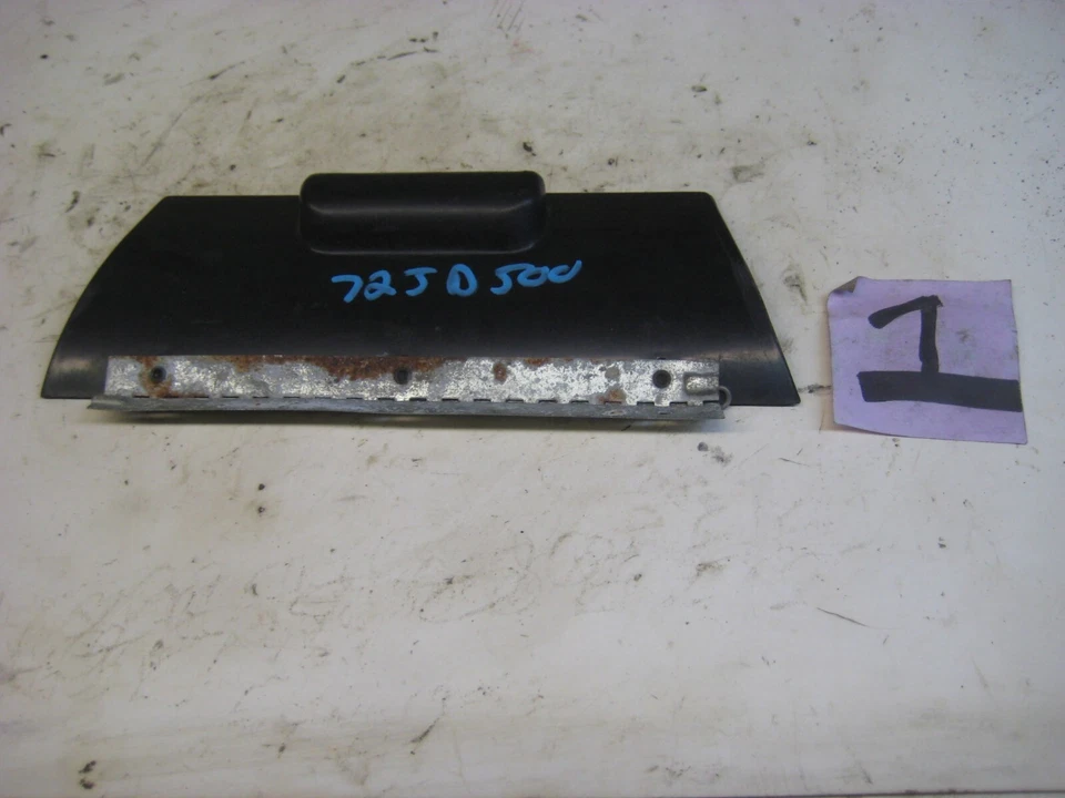 1972 John Deere 500 Snowmobile Tool Compartment Door - Imagem 3 de 3